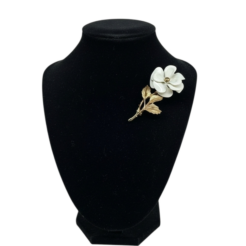 Avon Snow Flower Brooch 1972 Vintage White Floral Gold Tone Pin